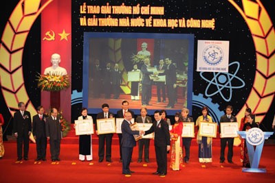 พิธีมอบรางวัลโฮจิมินห์และรางวัลแห่งรัฐด้านวิทยาศาสตร์และเทคโนโลยี - ảnh 1